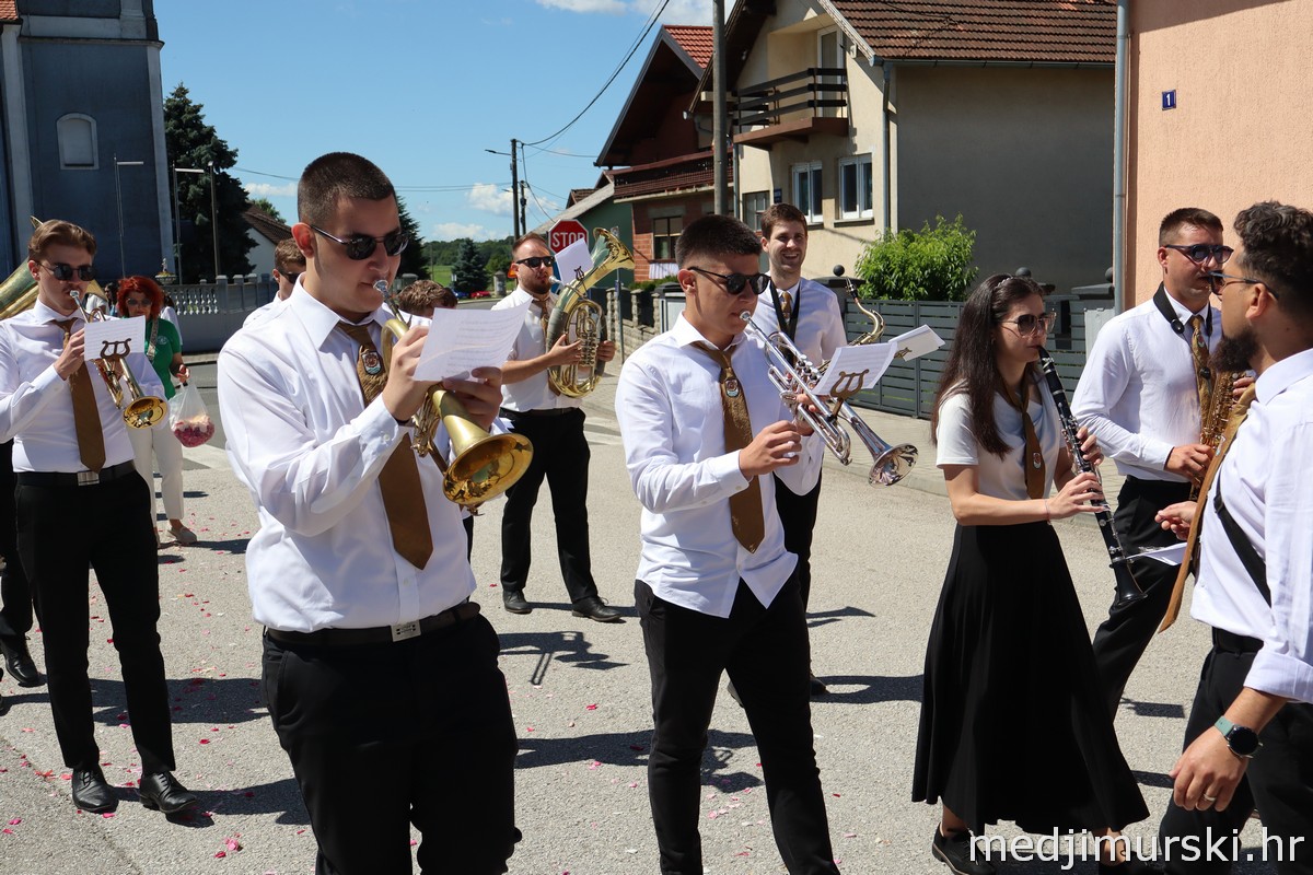 Tijelovska procesija Podturen 2026 (26)