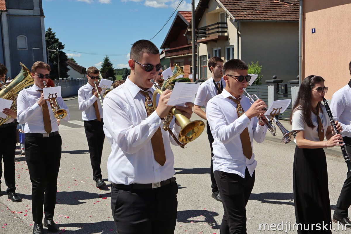 Tijelovska procesija Podturen 2026 (27)