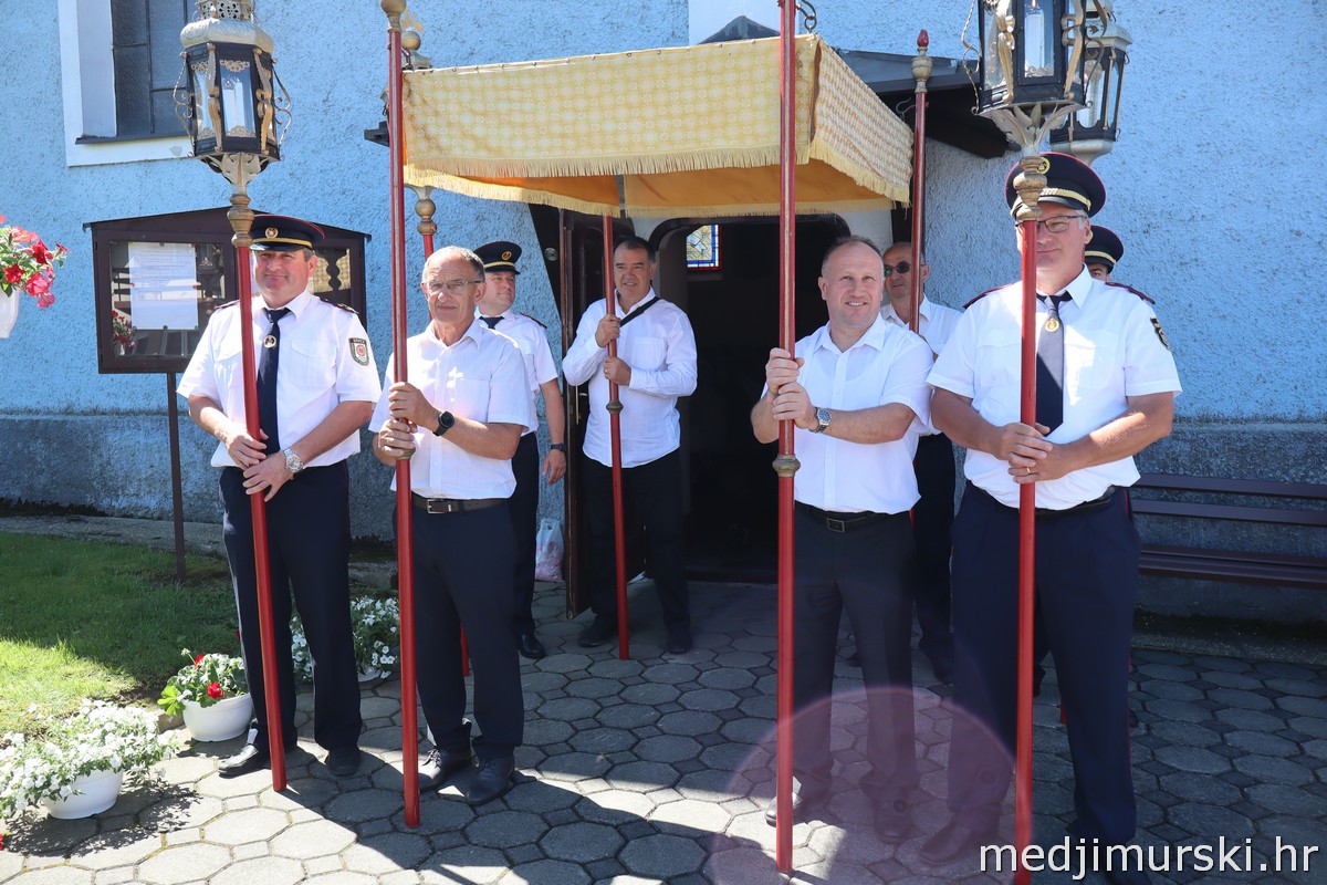 Tijelovska procesija Podturen 2026 (3)