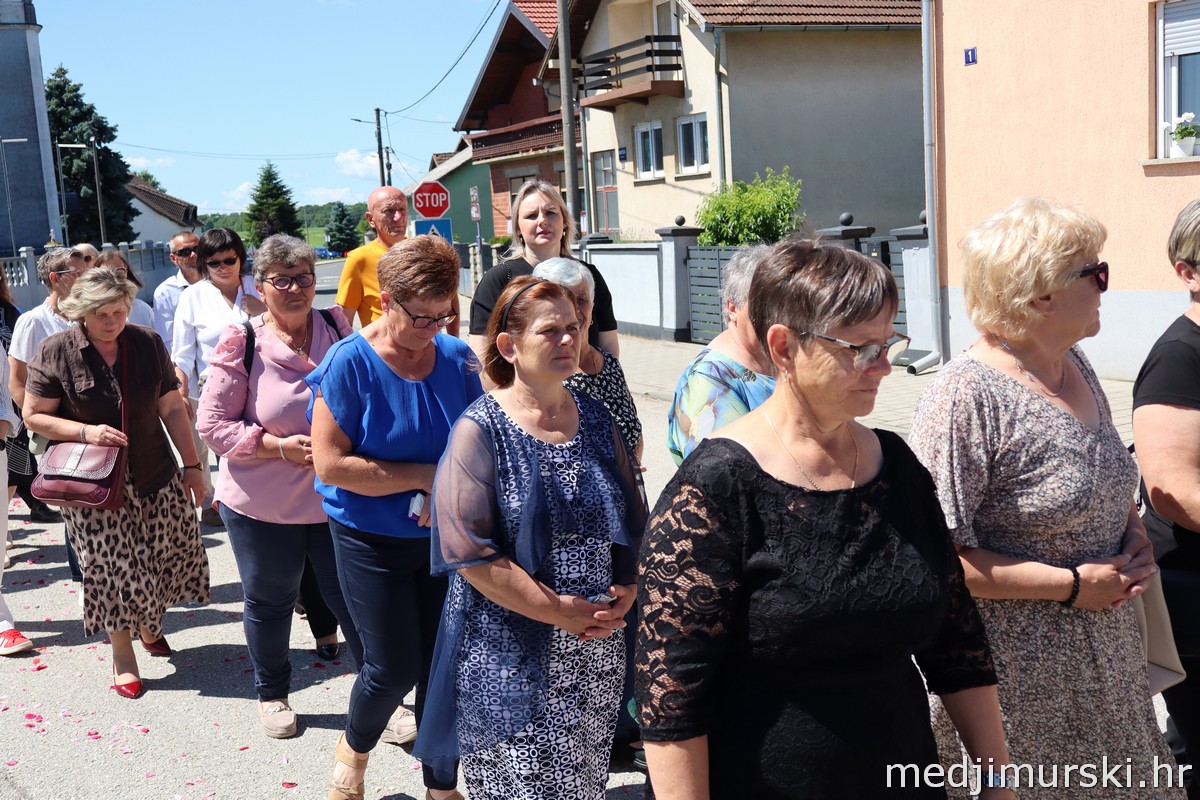 Tijelovska procesija Podturen 2026 (32)