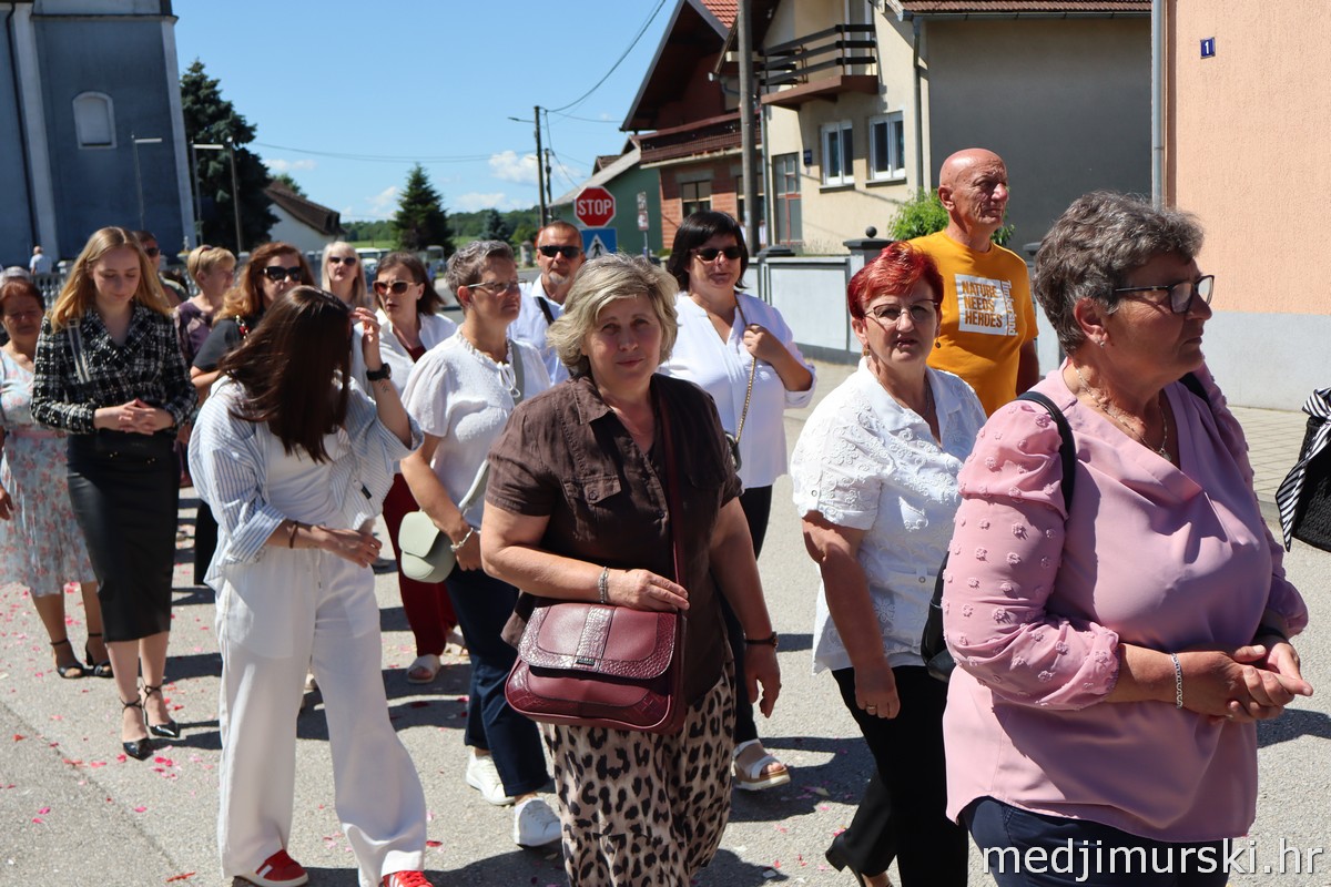 Tijelovska procesija Podturen 2026 (33)