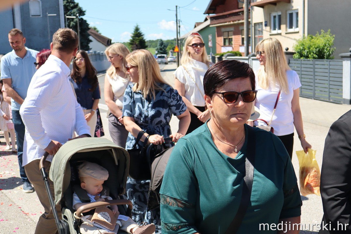 Tijelovska procesija Podturen 2026 (39)