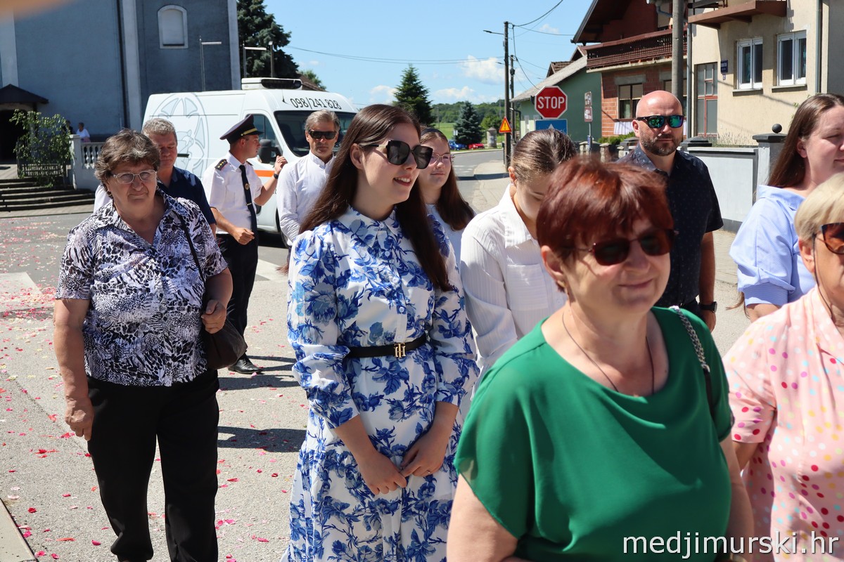 Tijelovska procesija Podturen 2026 (42)