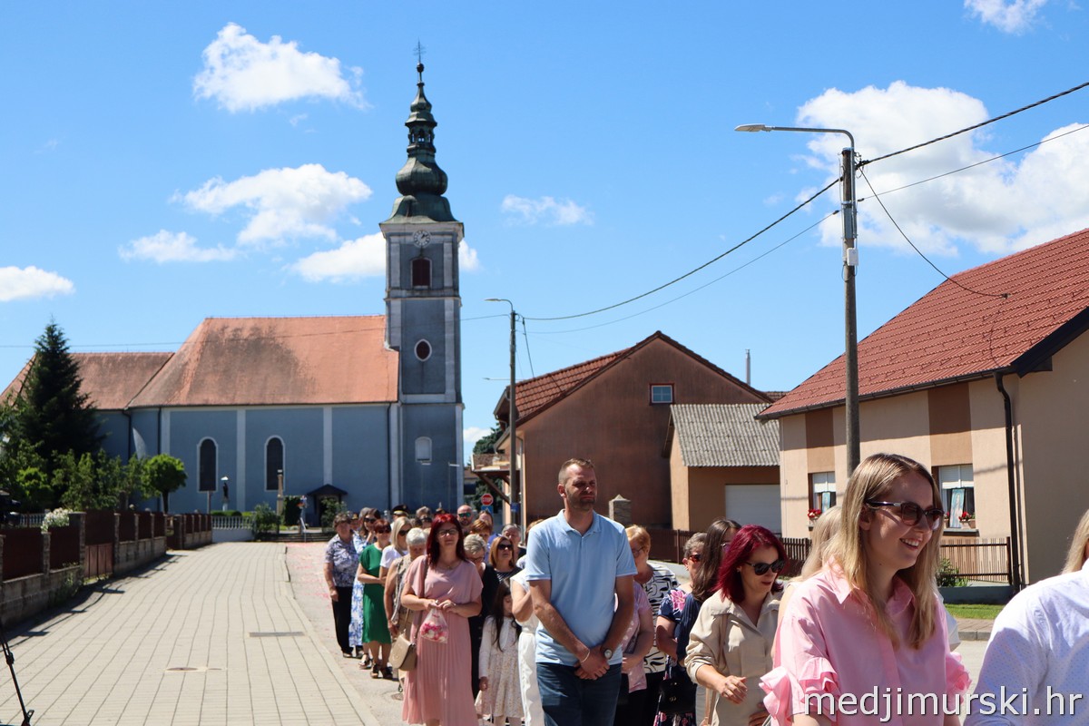 Tijelovska procesija Podturen 2026 (44)