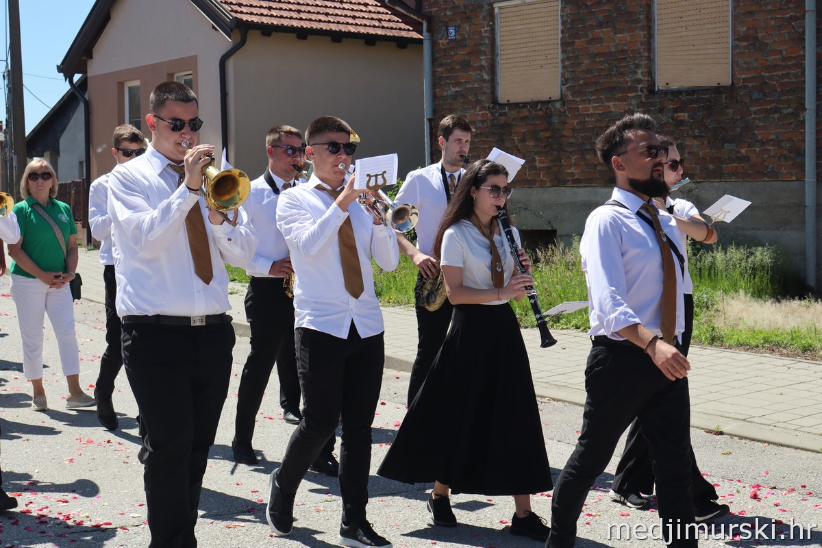 Tijelovska procesija Podturen 2026 (50)