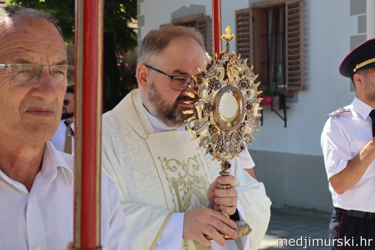 Tijelovska procesija Podturen 2026 (51)