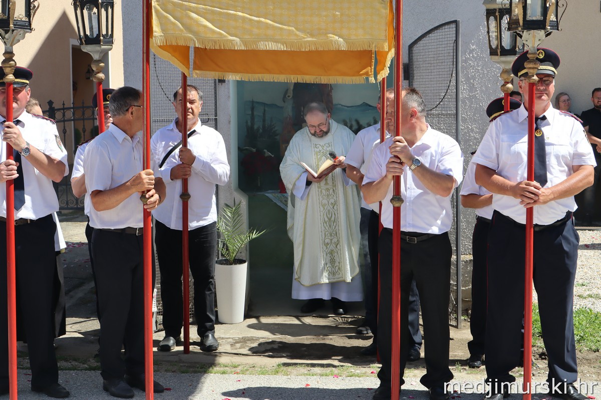 Tijelovska procesija Podturen 2026 (63)