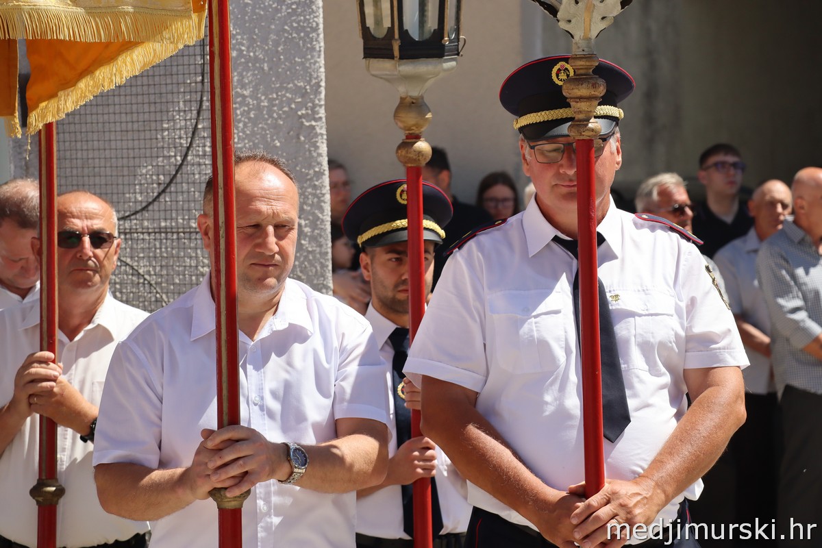 Tijelovska procesija Podturen 2026 (64)