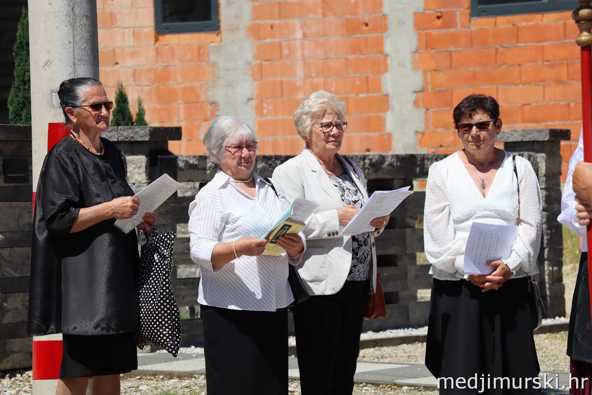 Tijelovska procesija Podturen 2026 (71)