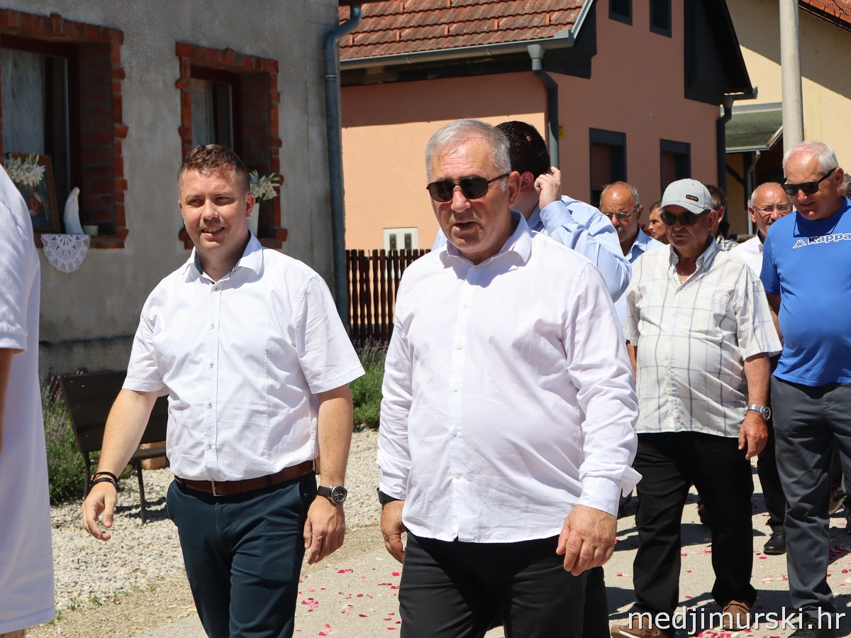 Tijelovska procesija Podturen 2026 (74)