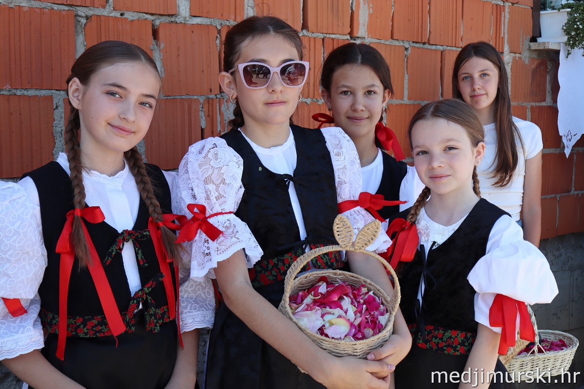 Tijelovska procesija Podturen 2026 (78)
