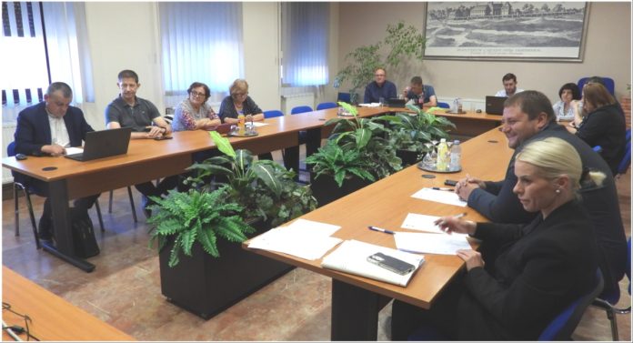 Naslovna aktualni sat (2)