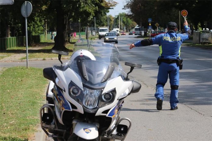 Policajac promet3