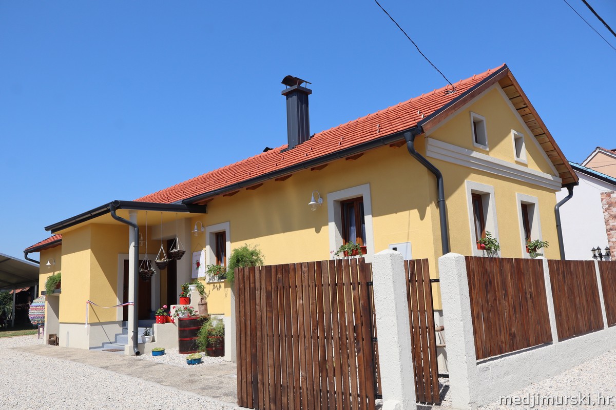 Za unutra 1 Etno kuća u Gardinovcu otvorila je svoja vrata velikom svečanošću