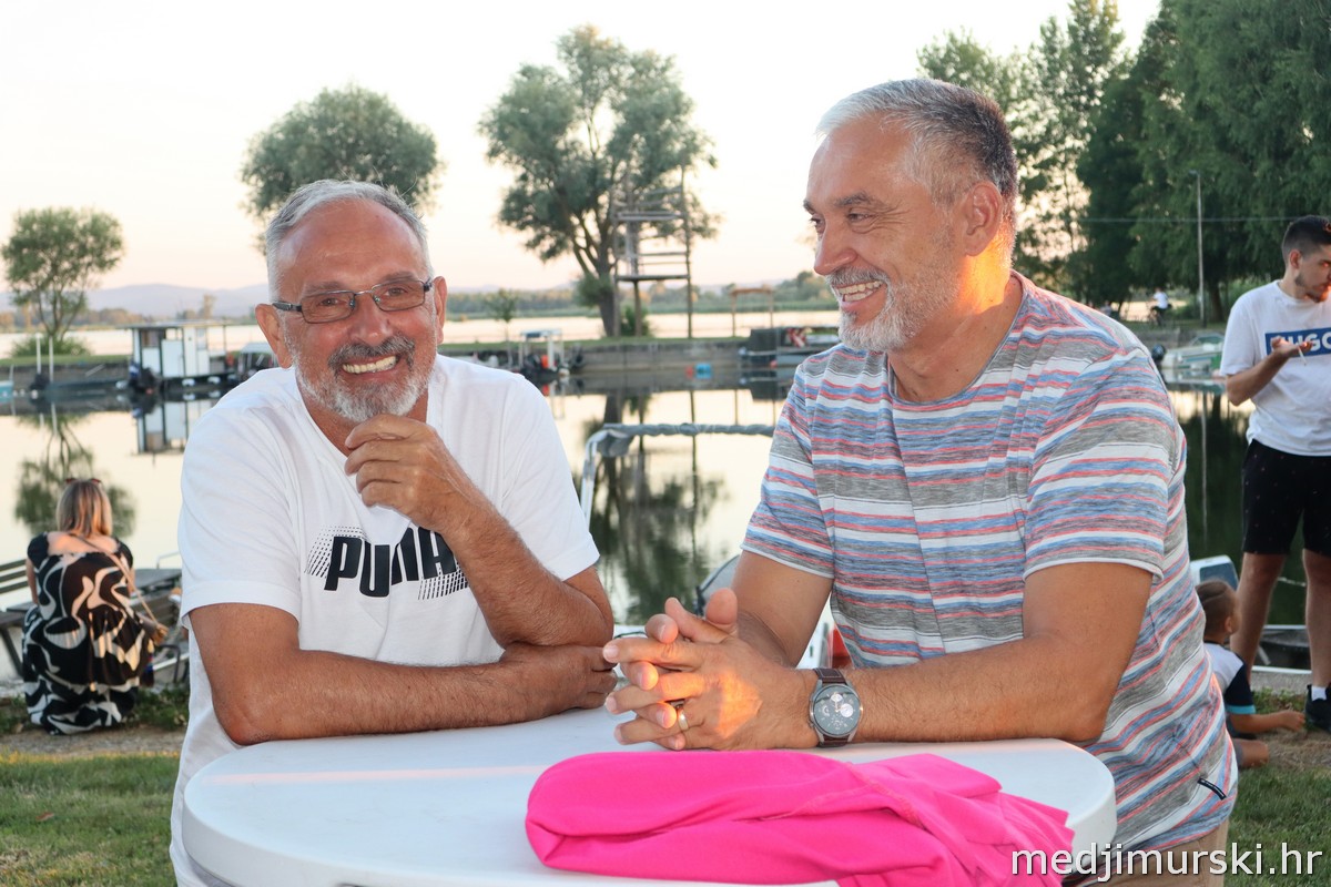Aleksandar Lazić Lov na labuđe pero (12)