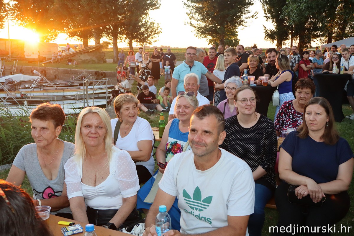 Aleksandar Lazić Lov na labuđe pero (29)