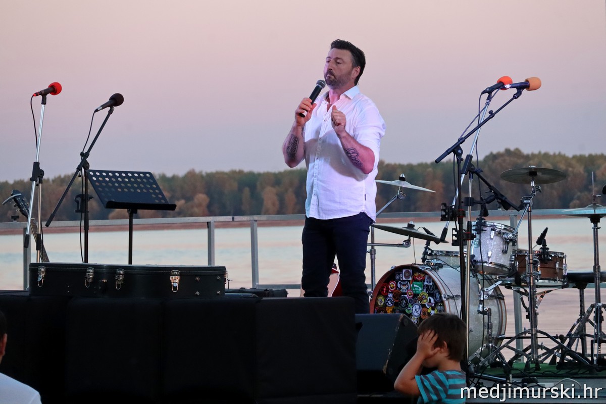 Aleksandar Lazić Lov na labuđe pero (51)