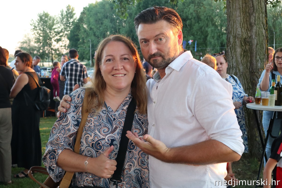 Aleksandar Lazić Lov na labuđe pero (7)