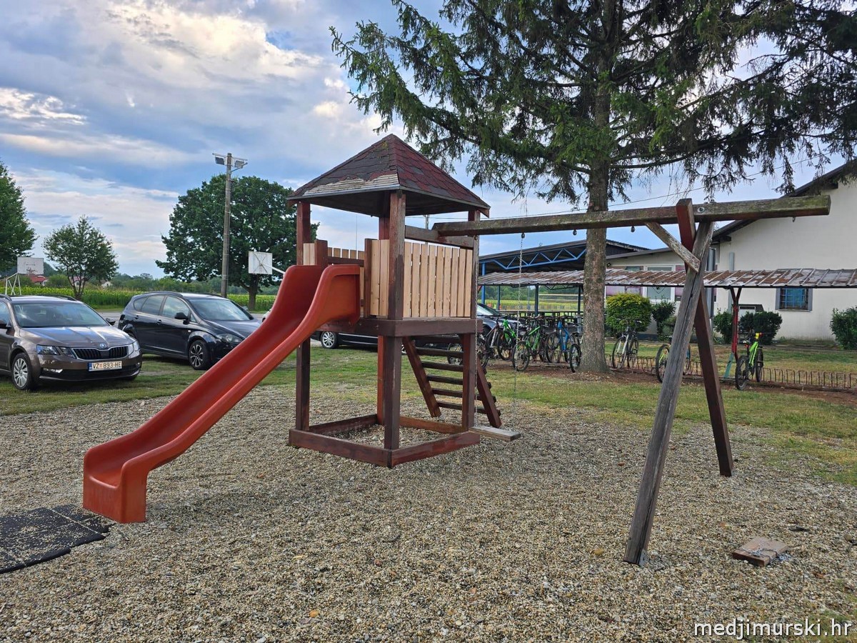 Kalanica dječji park Donji Vidovec uništen (2)