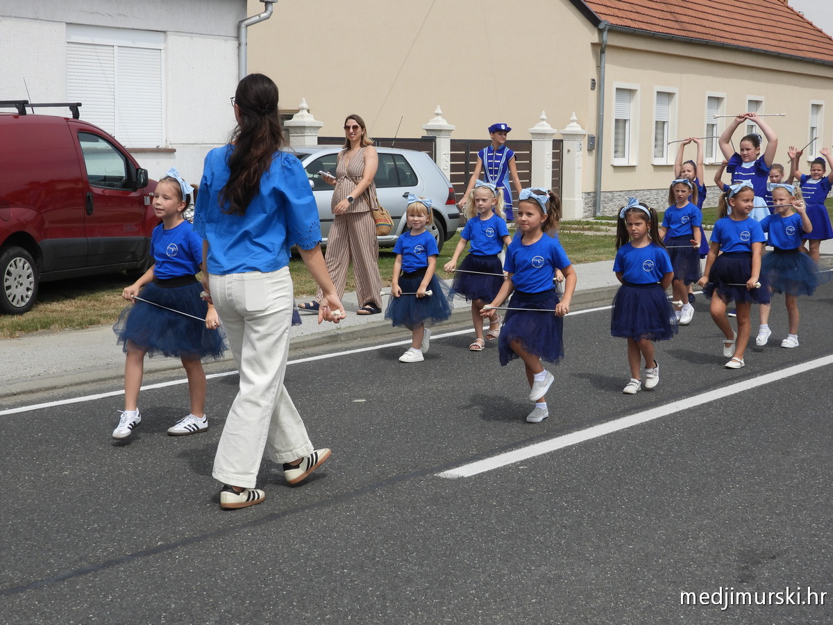 Mimohod Mala Subotica (25)