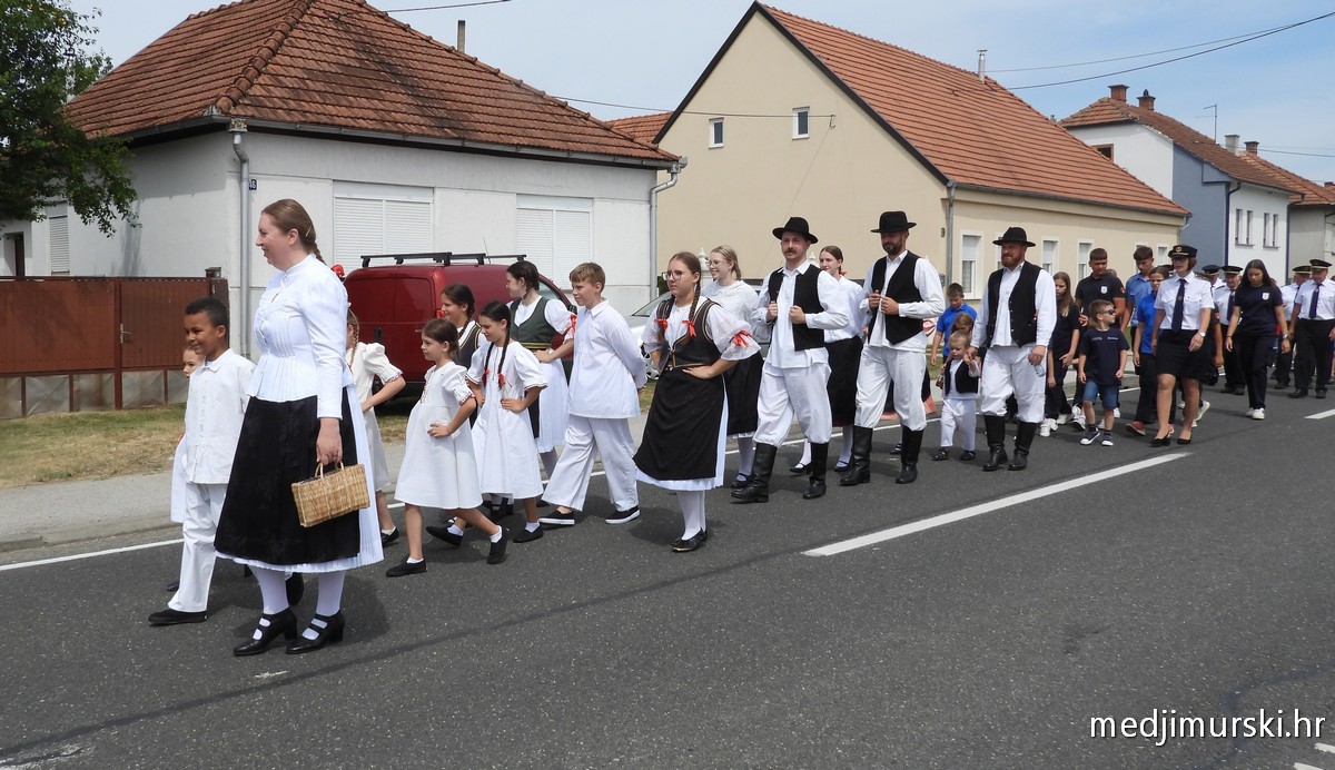 Mimohod Mala Subotica (34)