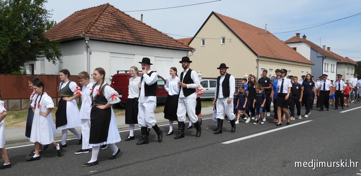 Mimohod Mala Subotica (35)