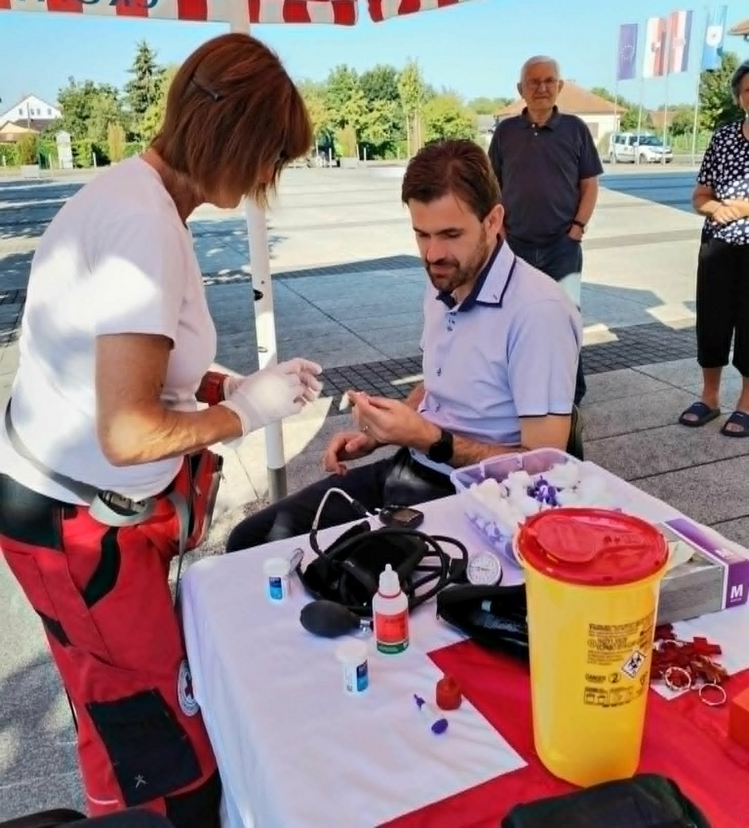 Mjerenje tlaka i šećera u Maloj Subotici (6)