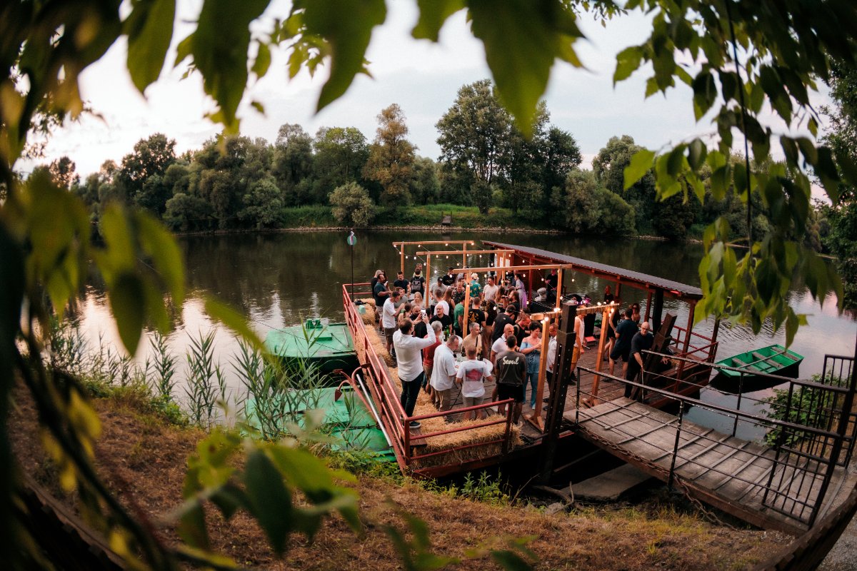 SB MuraBoatNight