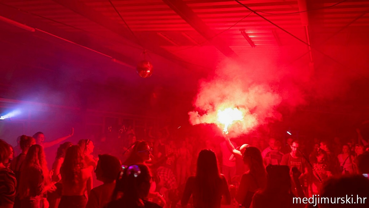 Trash party10