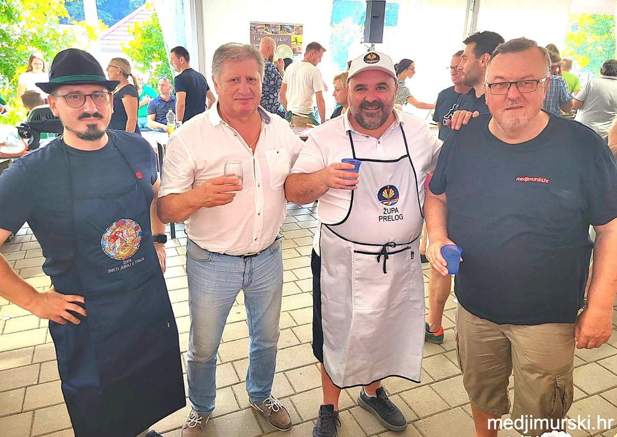 Vlč. Silvio, vinar Boris Novak, vlč. Kristijan i naš novinar result