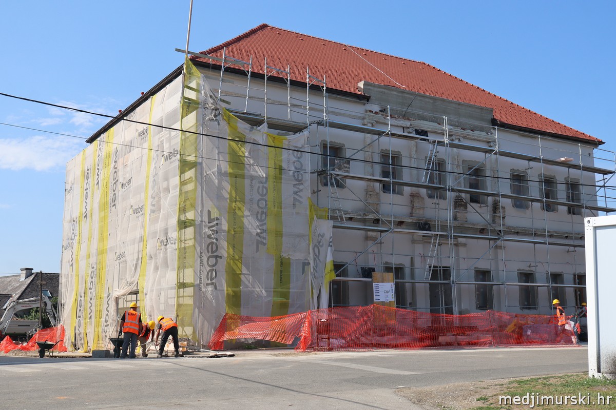 Za unutra 5 Zgrada stare škole u Kotoribi uskoro će biti završena